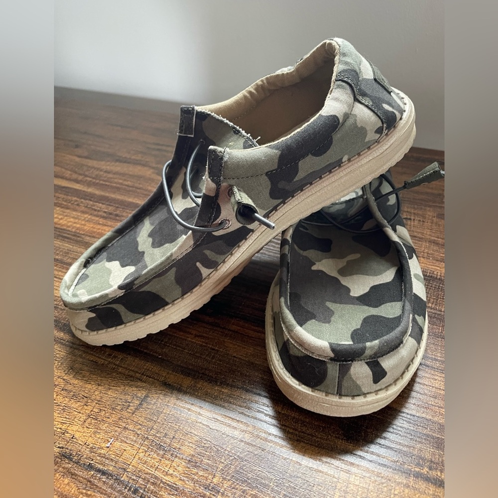 Camo Hey Dudes